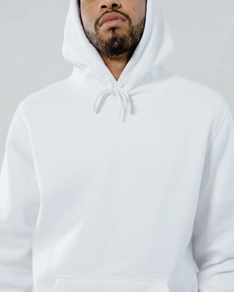 هودي أبيض كلاسيكي
